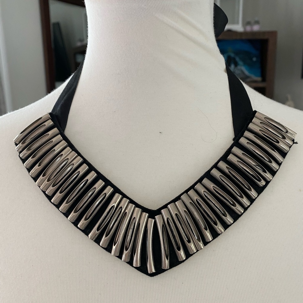 Unique collar necklace - Picture 2 of 5